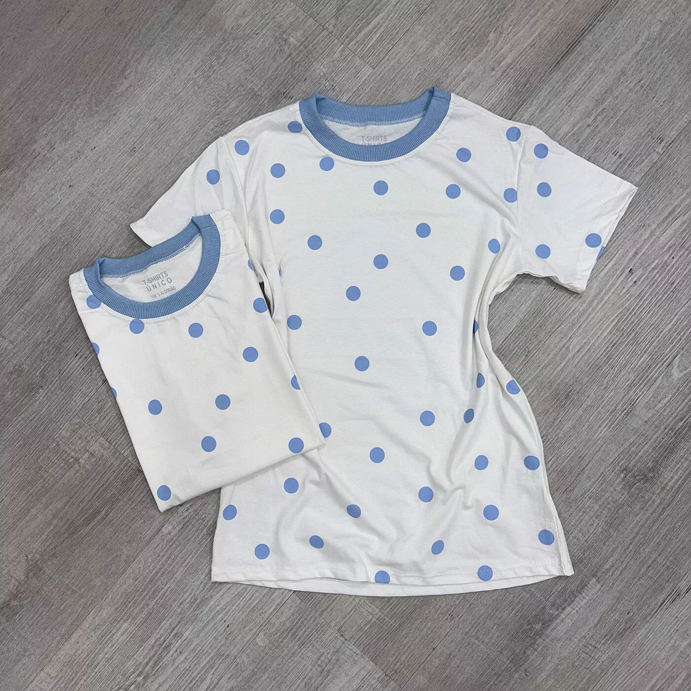 Tee Bolinha Azul